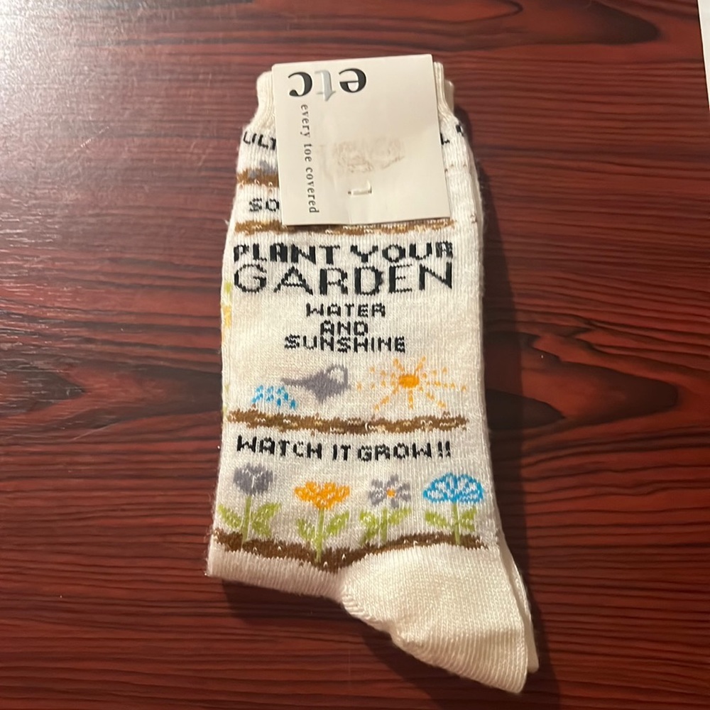 Socks PLANT NWT crew socks